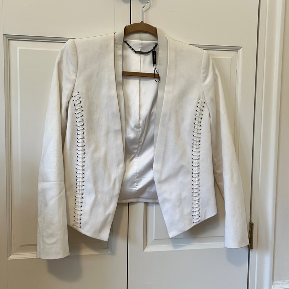 Elie Tahari cropped blazer never worn
